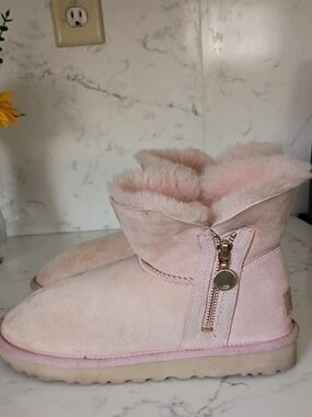 UGG Women's Pink Shearling Lined Short Boots